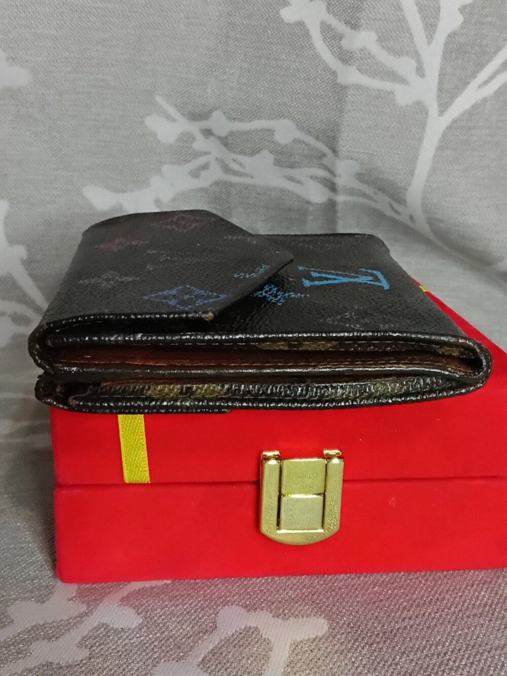 "Faded Glory" Custom Hand-Painted Authentic Vintage LV Elise Compact Wallet - Picture 8 of 12